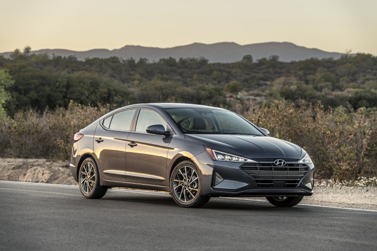 2019 Hyundai Elantra resim galerisi (10.09.2018)