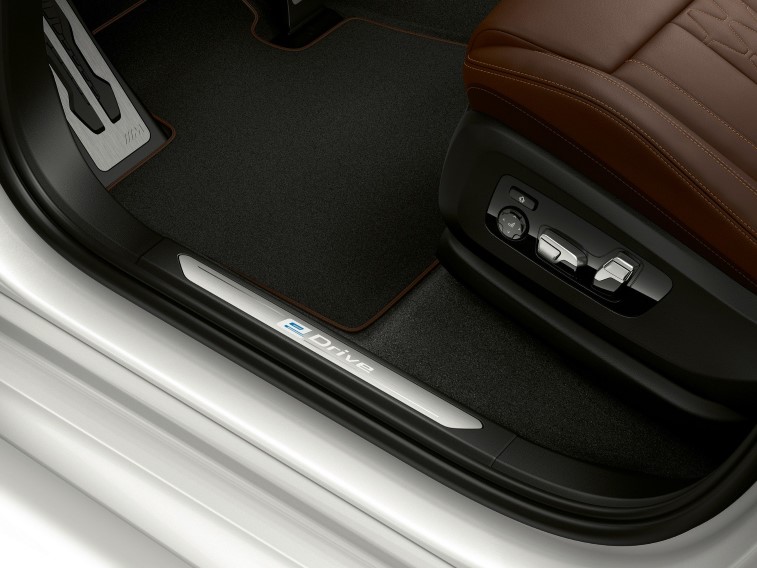 BMW X5 xDrive45e resim galerisi (10.09.2018)