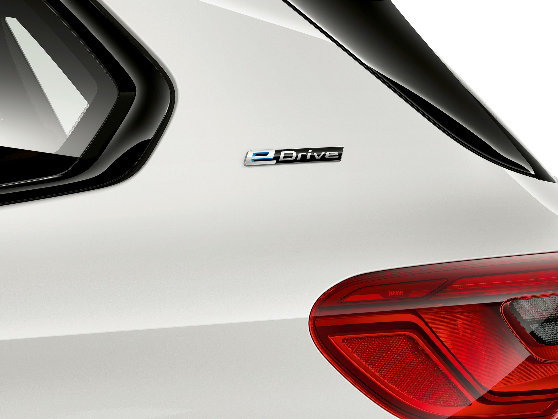BMW X5 xDrive45e resim galerisi (10.09.2018)