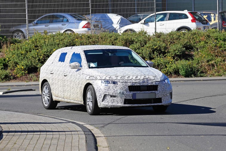 2019 Skoda Rapid Spaceback resim galerisi (11.09.2018)
