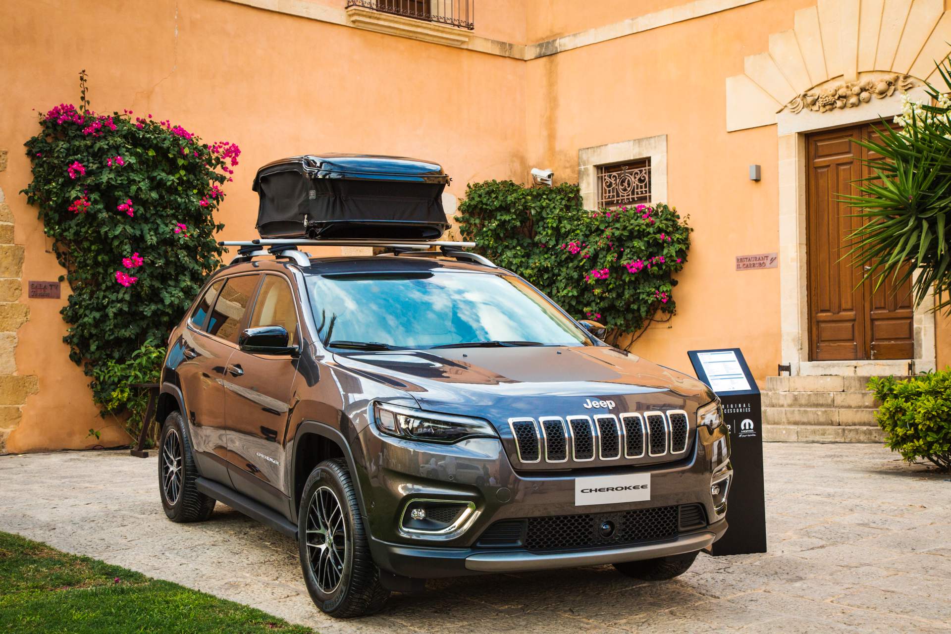 2019 Jeep Cherokee Mopar Aksesuarlar Resim Galerisi (23.09.2018)