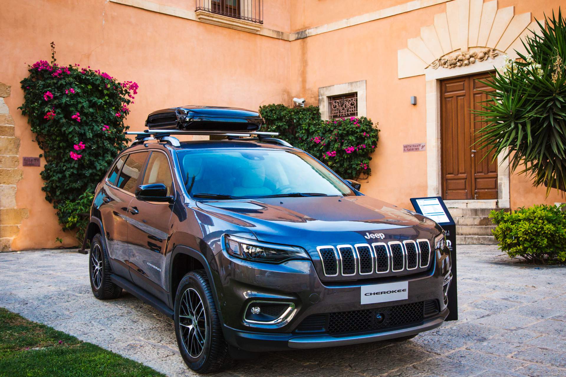 2019 Jeep Cherokee Mopar Aksesuarlar Resim Galerisi (23.09.2018)