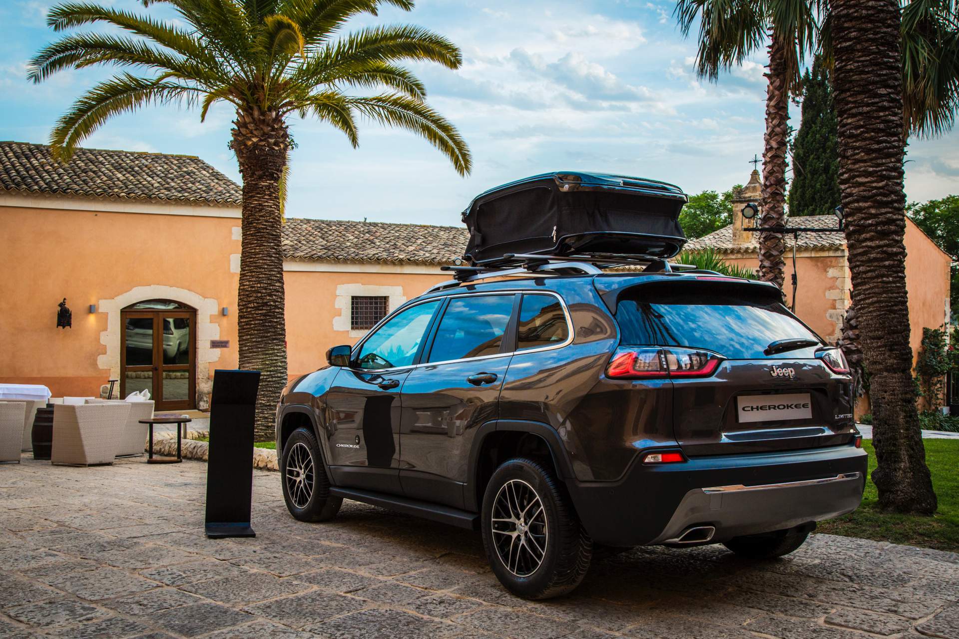 2019 Jeep Cherokee Mopar Aksesuarlar Resim Galerisi (23.09.2018)