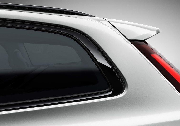 Volvo V60 serisi R-Design resim galerisi (25.09.2018)
