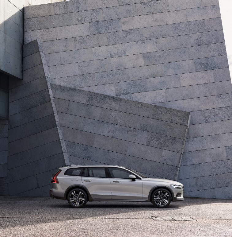 Volvo V60 Cross Country resim galerisi (25.09.2018)