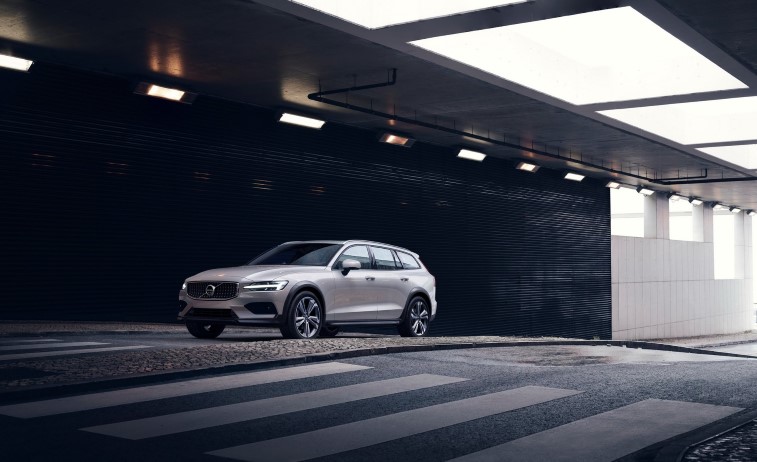 Volvo V60 Cross Country resim galerisi (25.09.2018)
