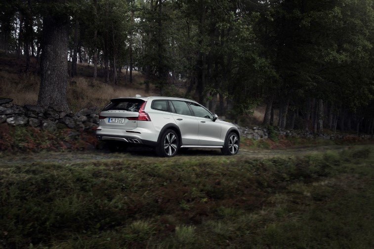Volvo V60 Cross Country resim galerisi (25.09.2018)