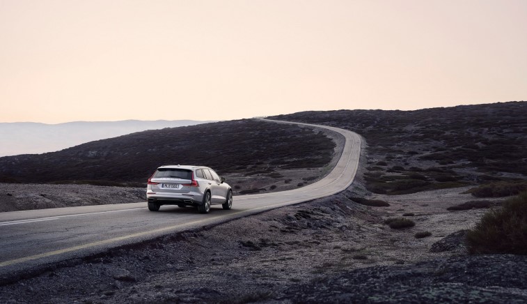 Volvo V60 Cross Country resim galerisi (25.09.2018)