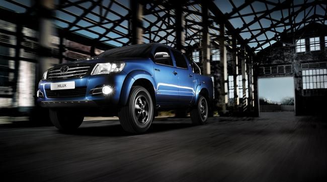 YEN TOYOTA HILUX INVINCIBLE RESM GALERS