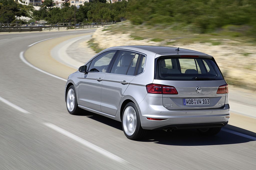 YEN VOLKSWAGEN GOLF SPORTSVAN DETAYLI RESM GALERS
