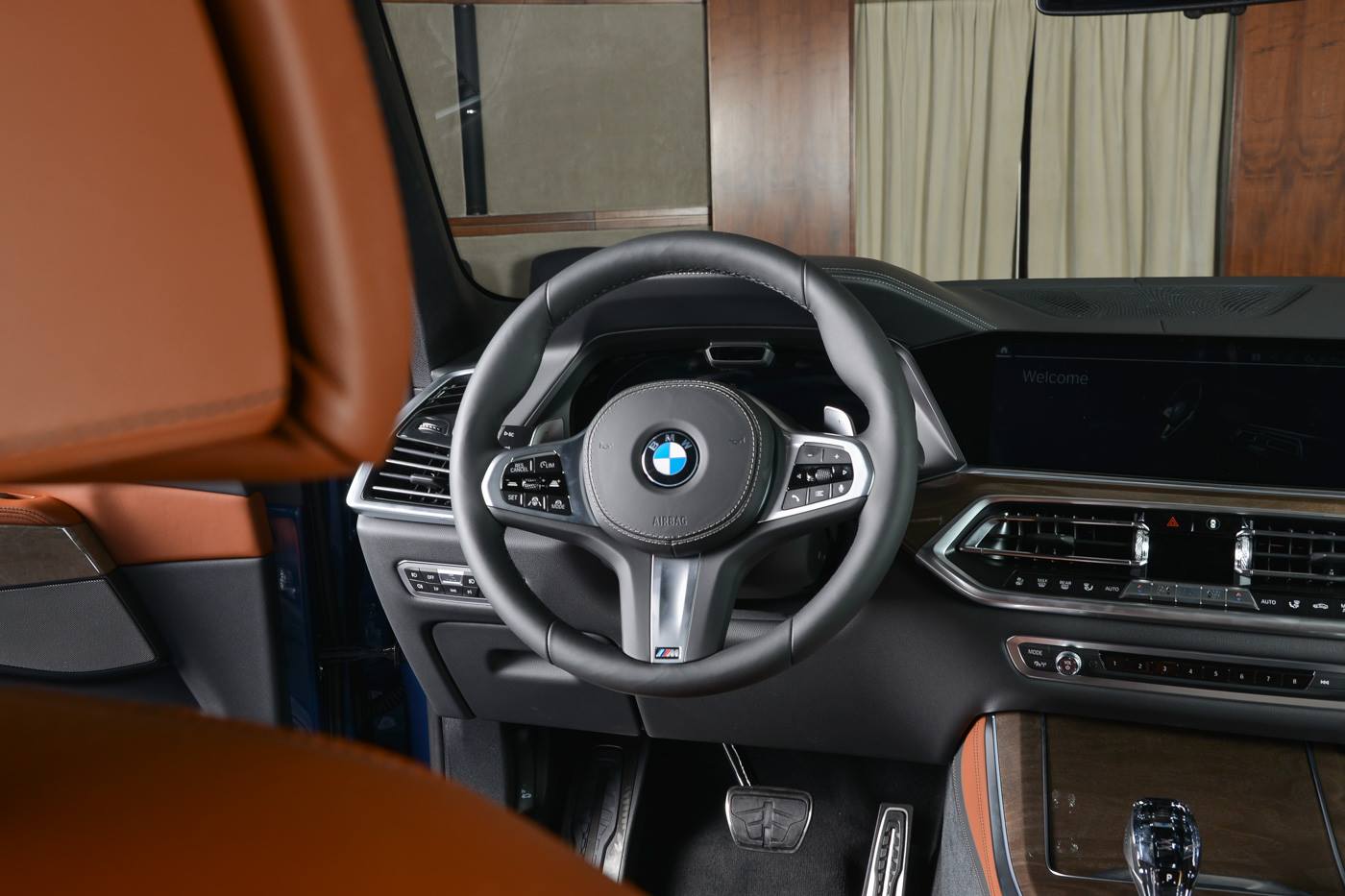 BMW X5 xDrive50i resim galerisi (18.10.2018)