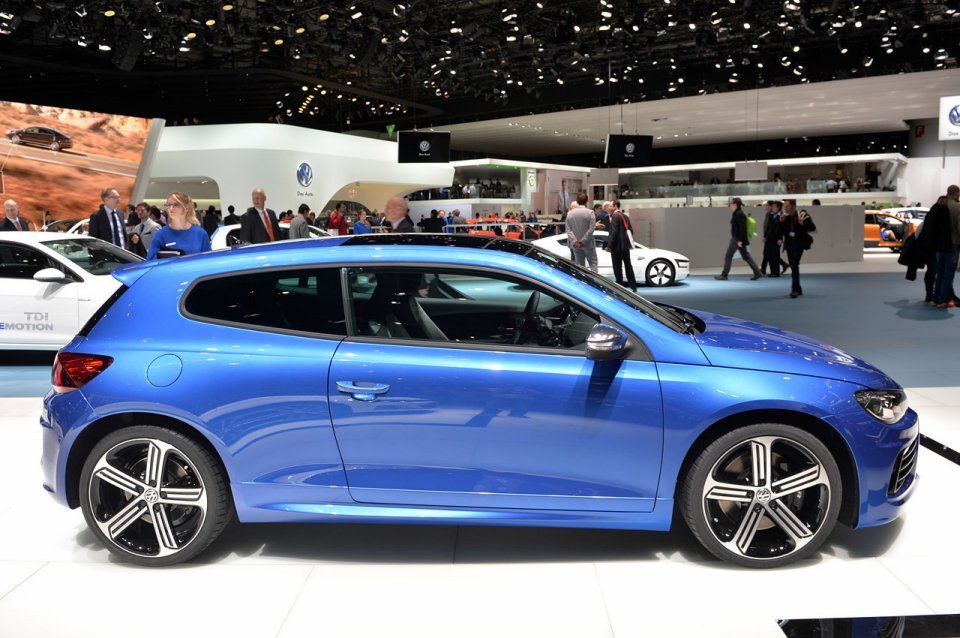 YEN MAKYAJLI VOLKSWAGEN SCROCCO R CENEVRE RESM GALERS