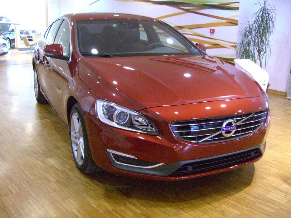 YEN MAKYAJLI 2014 VOLVO S60 SATITA RESM GALERS
