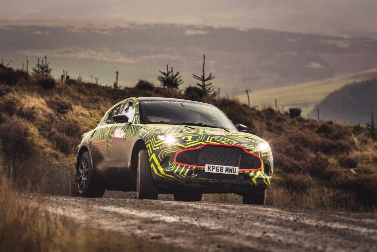 Aston Martin DBX resim galerisi