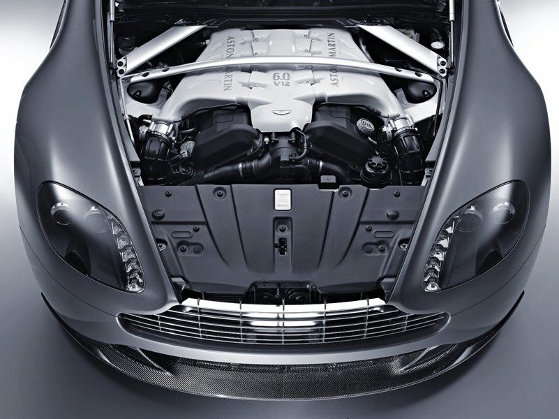 ASTON MARTN V12 VANTAGE GALER