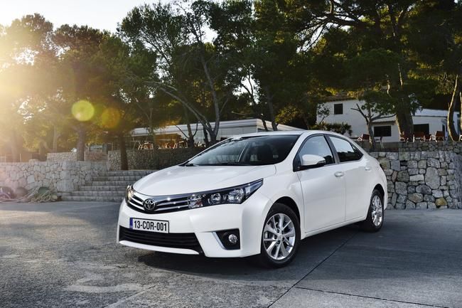 YEN TOYOTA COROLLA AYRINTILI RESM GALERS