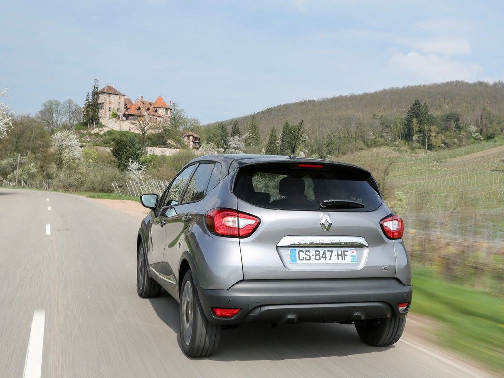 PEUGEOT 2008 M RENAULT CAPTUR MU KARILATIRMA RESM GALERS