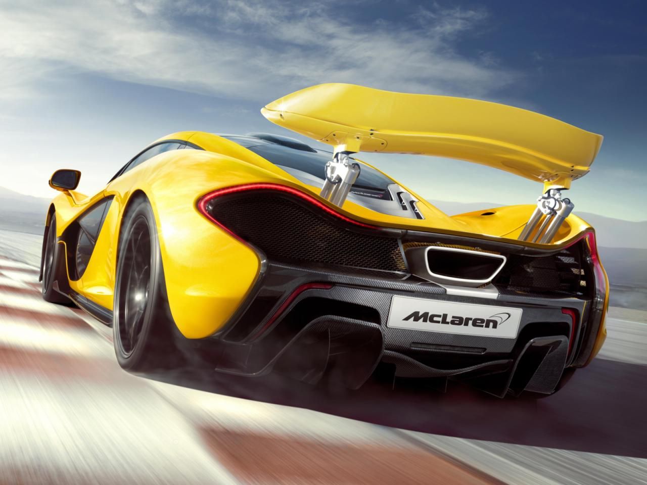 MCLAREN P1 GALER