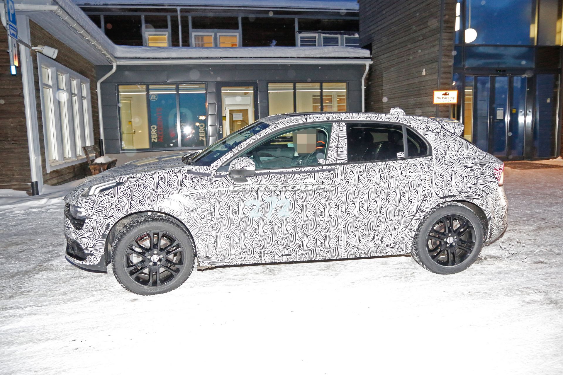 Lynk & Co 04 hatchback resim galerisi (14.01.2018)