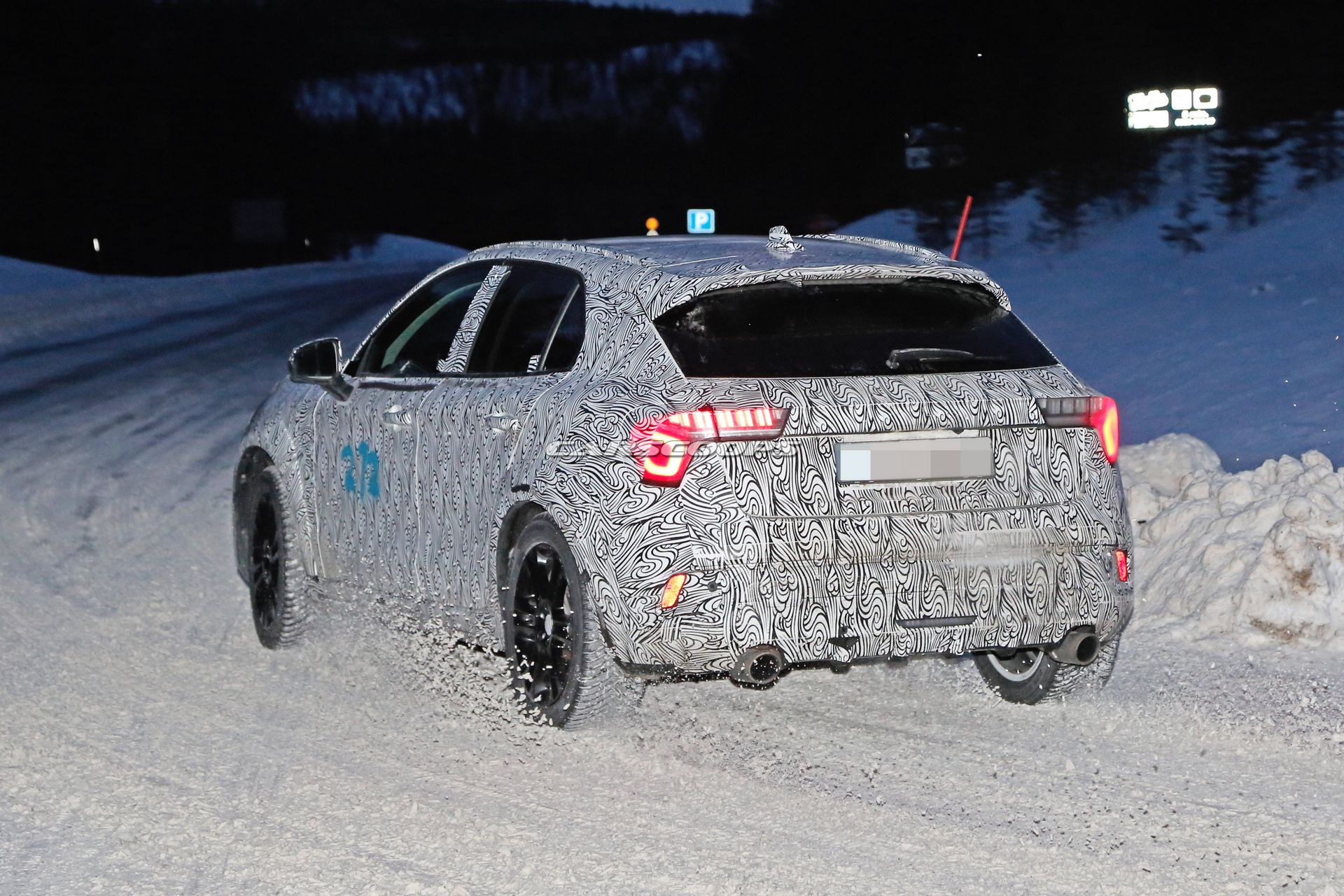 Lynk & Co 04 hatchback resim galerisi (14.01.2018)