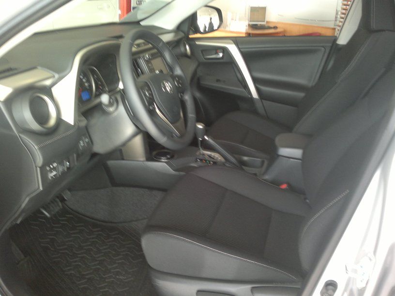 YEN 2013 TOYOTA RAV4 SATITA RESM GALERS