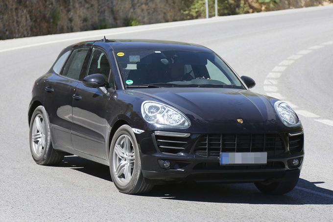 YEN PORSCHE MACAN HAFF KAMUFLAJLI RESM GALERS