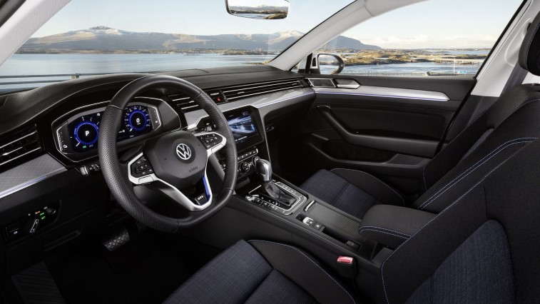 2020 VW Passat resim galerisi (06.02.2018)
