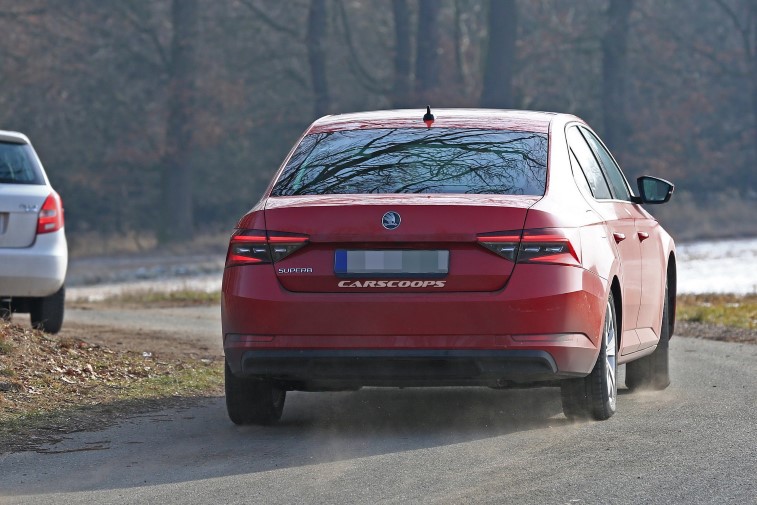 2019 Skoda Superb resim galerisi (12.02.2019)