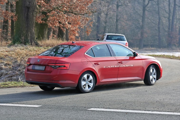 2019 Skoda Superb resim galerisi (12.02.2019)