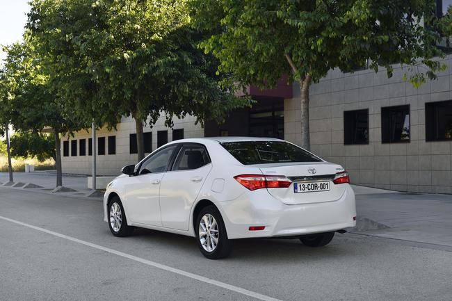YEN TOYOTA COROLLA AYRINTILI RESM GALERS