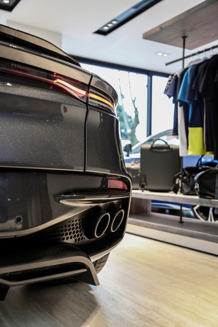 Aston Martin DBS SUPERLEGGERA resim galerisi (17.02.2019)