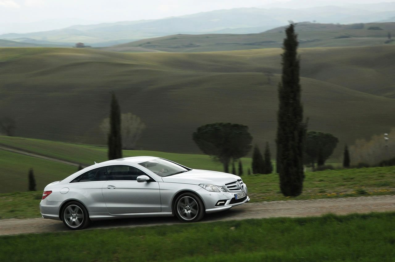 MERCEDES E COUPE (2010) GALER