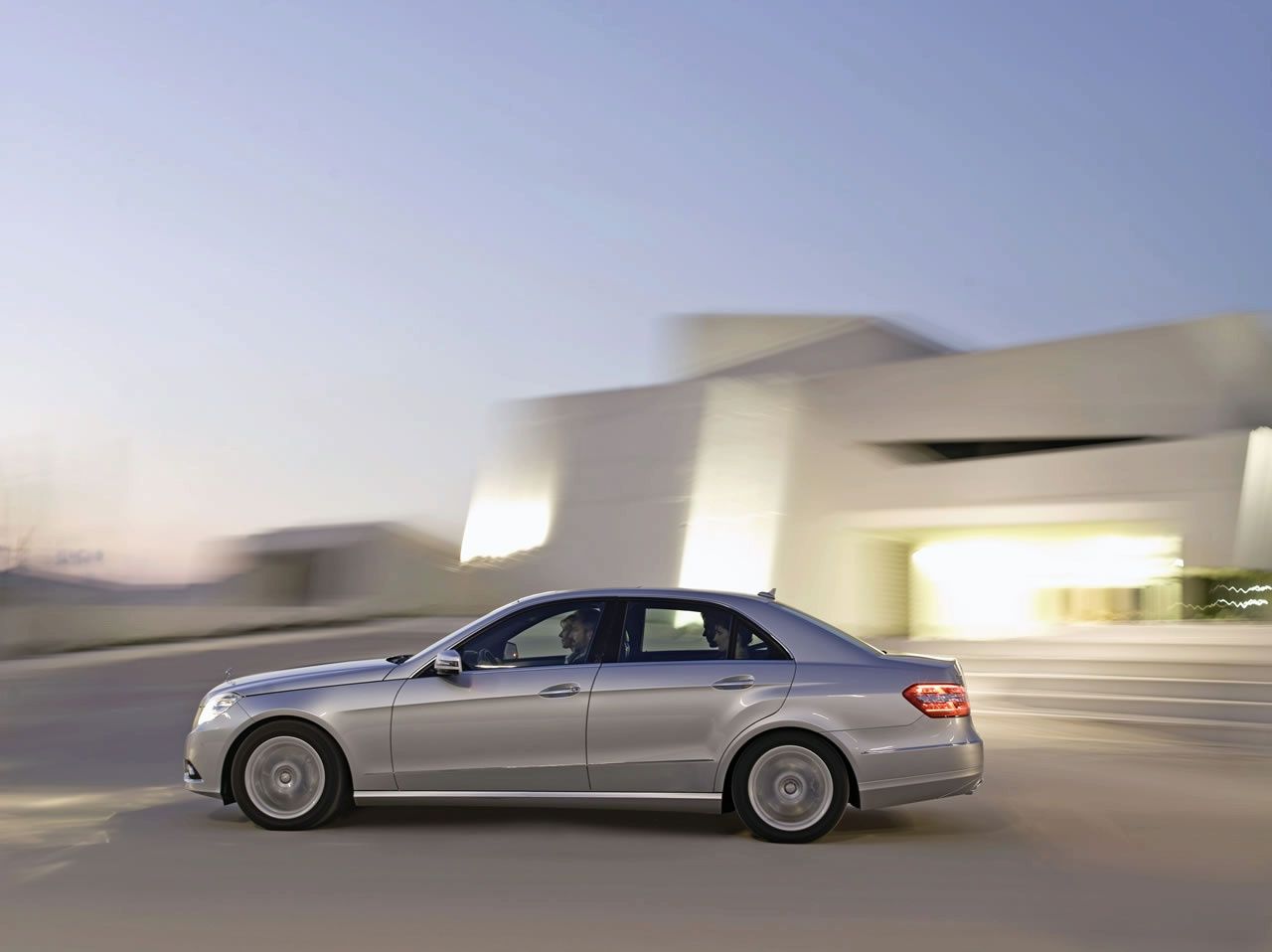 MERCEDES E SEDAN (2010)