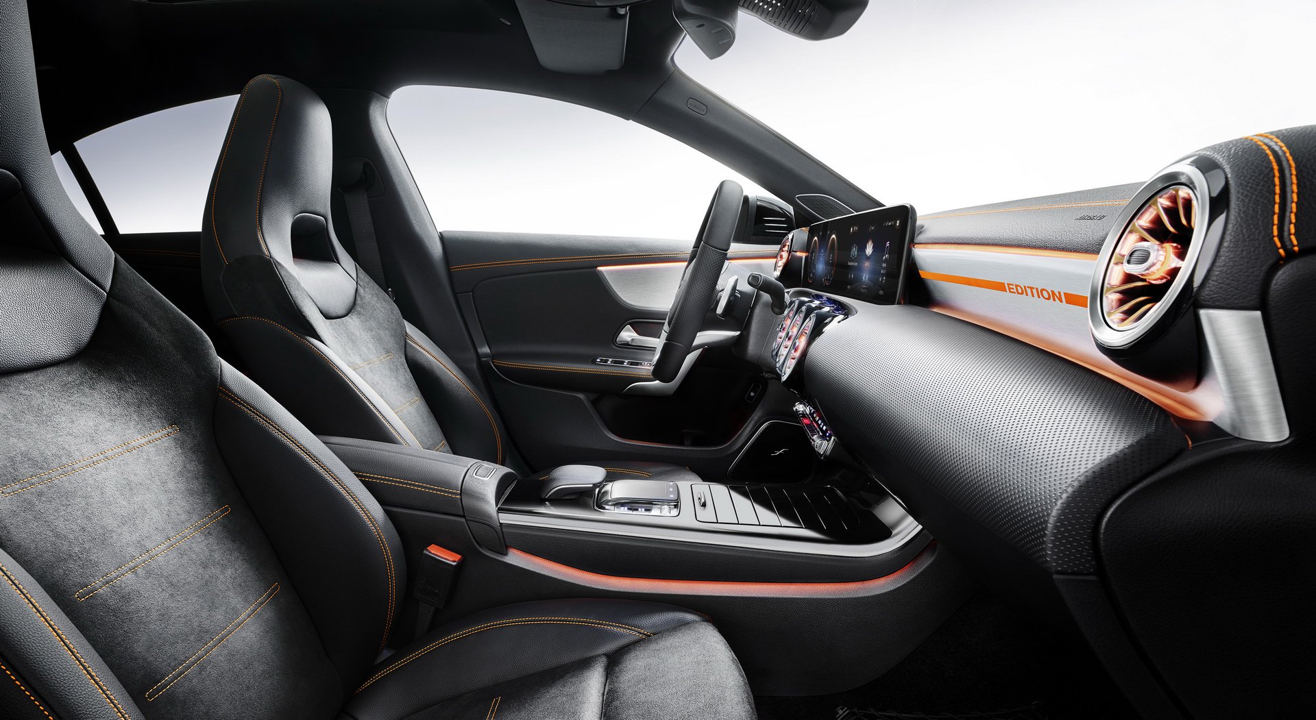 2019 Mercedes-Benz CLA resim galerisi (04.03.2019)