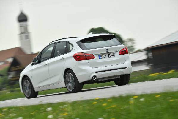 BMW'nin ikinci nesil hibrit modelleri - Cenevre resim galerisi (06.03.2019)