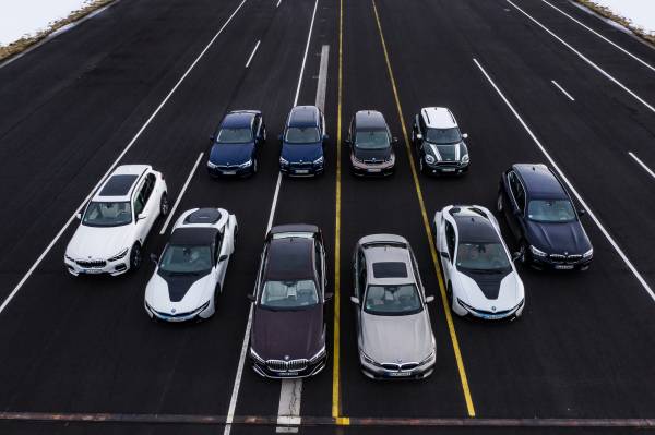 BMW'nin ikinci nesil hibrit modelleri - Cenevre resim galerisi (06.03.2019)