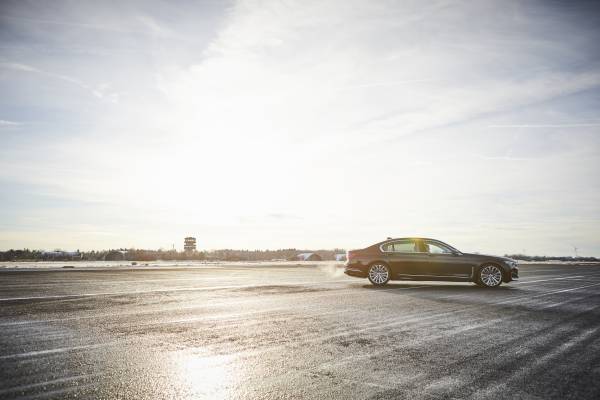 BMW'nin ikinci nesil hibrit modelleri - Cenevre resim galerisi (06.03.2019)