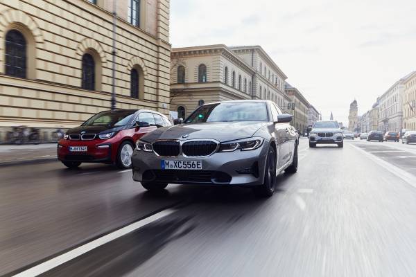 BMW'nin ikinci nesil hibrit modelleri - Cenevre resim galerisi (06.03.2019)