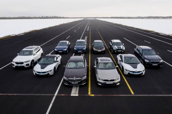 BMW'nin ikinci nesil hibrit modelleri - Cenevre resim galerisi (06.03.2019)