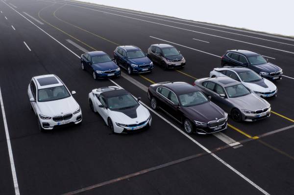 BMW'nin ikinci nesil hibrit modelleri - Cenevre resim galerisi (06.03.2019)