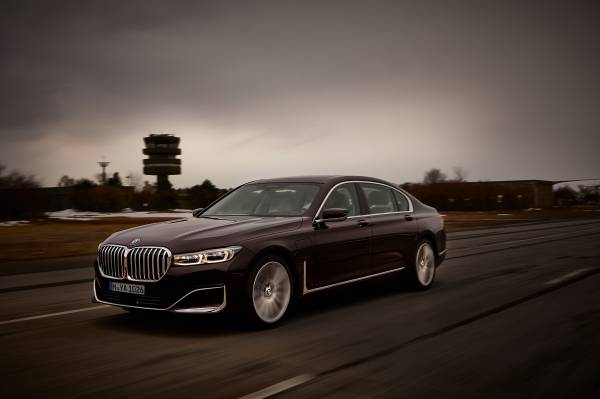 BMW'nin ikinci nesil hibrit modelleri - Cenevre resim galerisi (06.03.2019)