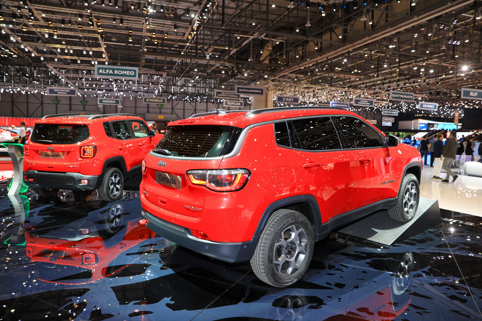 Yeni Jeep Renegade ve Compass Plug-in Hibrit Versiyonlar resim galerisi
