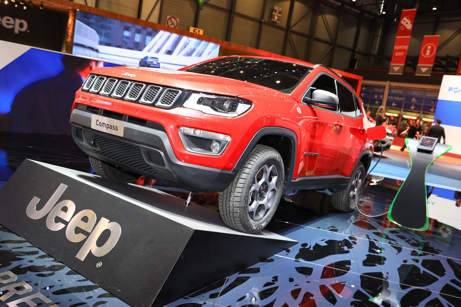 Yeni Jeep Renegade ve Compass Plug-in Hibrit Versiyonlar resim galerisi