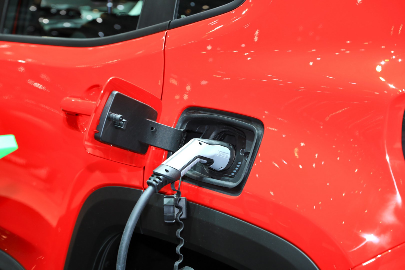 Yeni Jeep Renegade ve Compass Plug-in Hibrit Versiyonlar resim galerisi