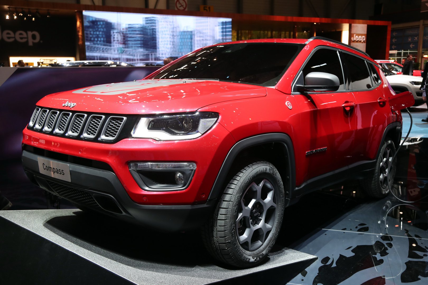 Yeni Jeep Renegade ve Compass Plug-in Hibrit Versiyonlar resim galerisi