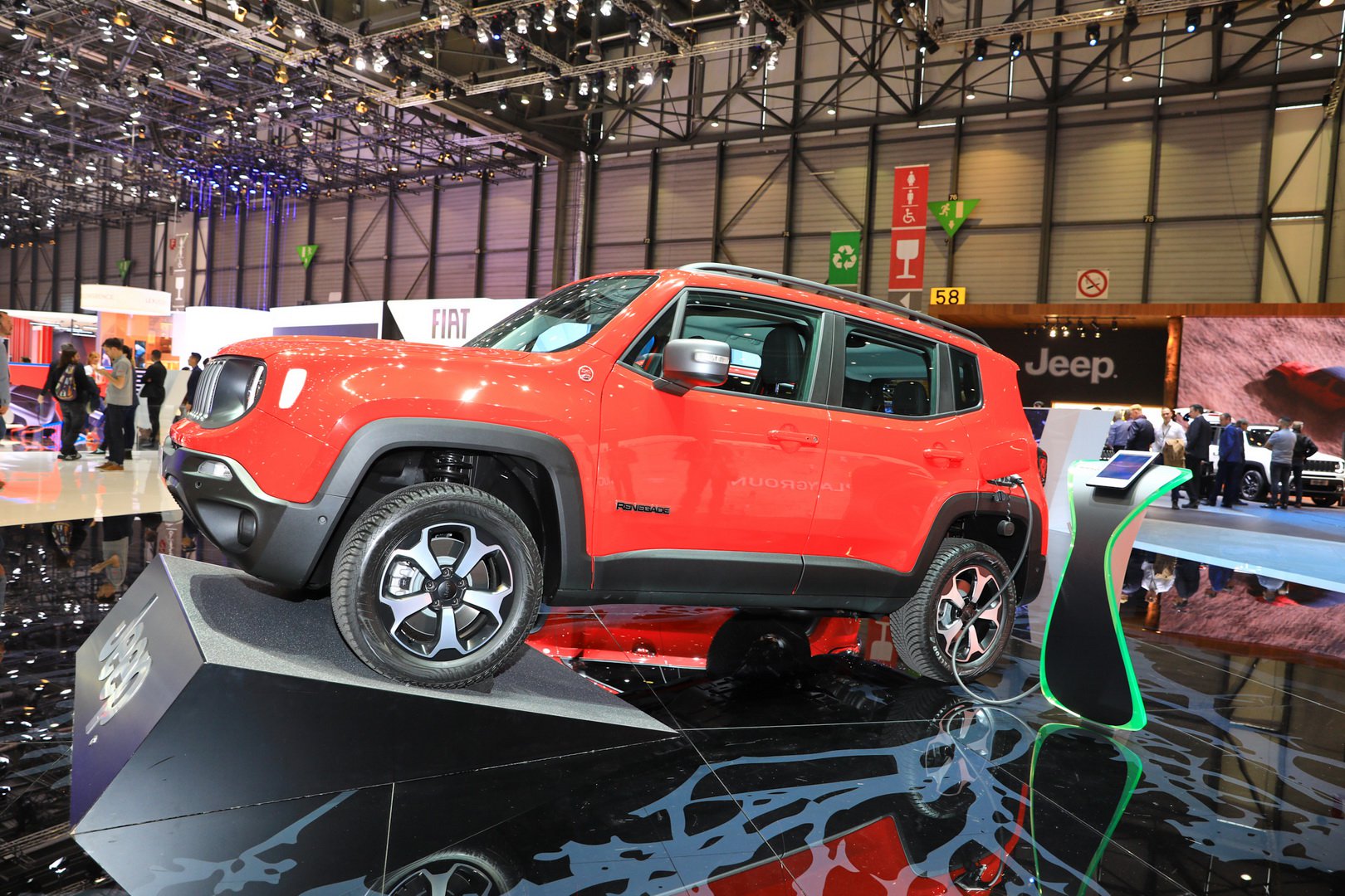 Yeni Jeep Renegade ve Compass Plug-in Hibrit Versiyonlar resim galerisi