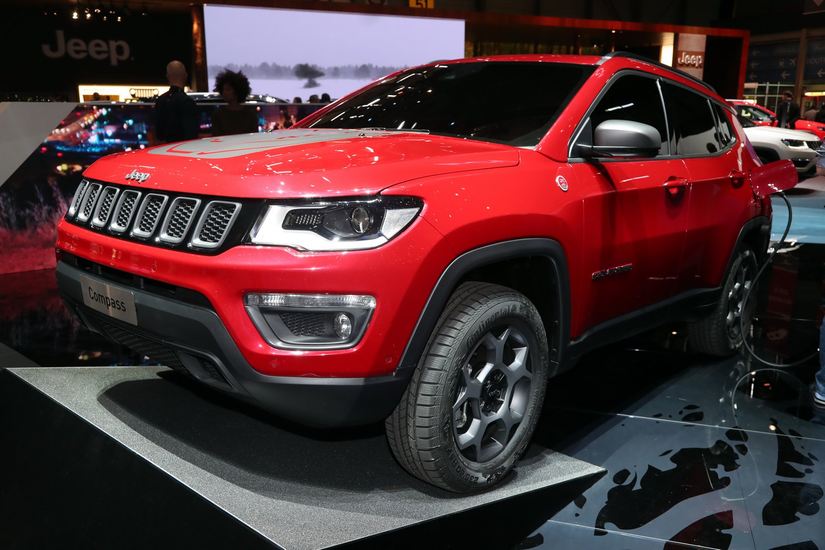 Yeni Jeep Renegade ve Compass Plug-in Hibrit Versiyonlar resim galerisi
