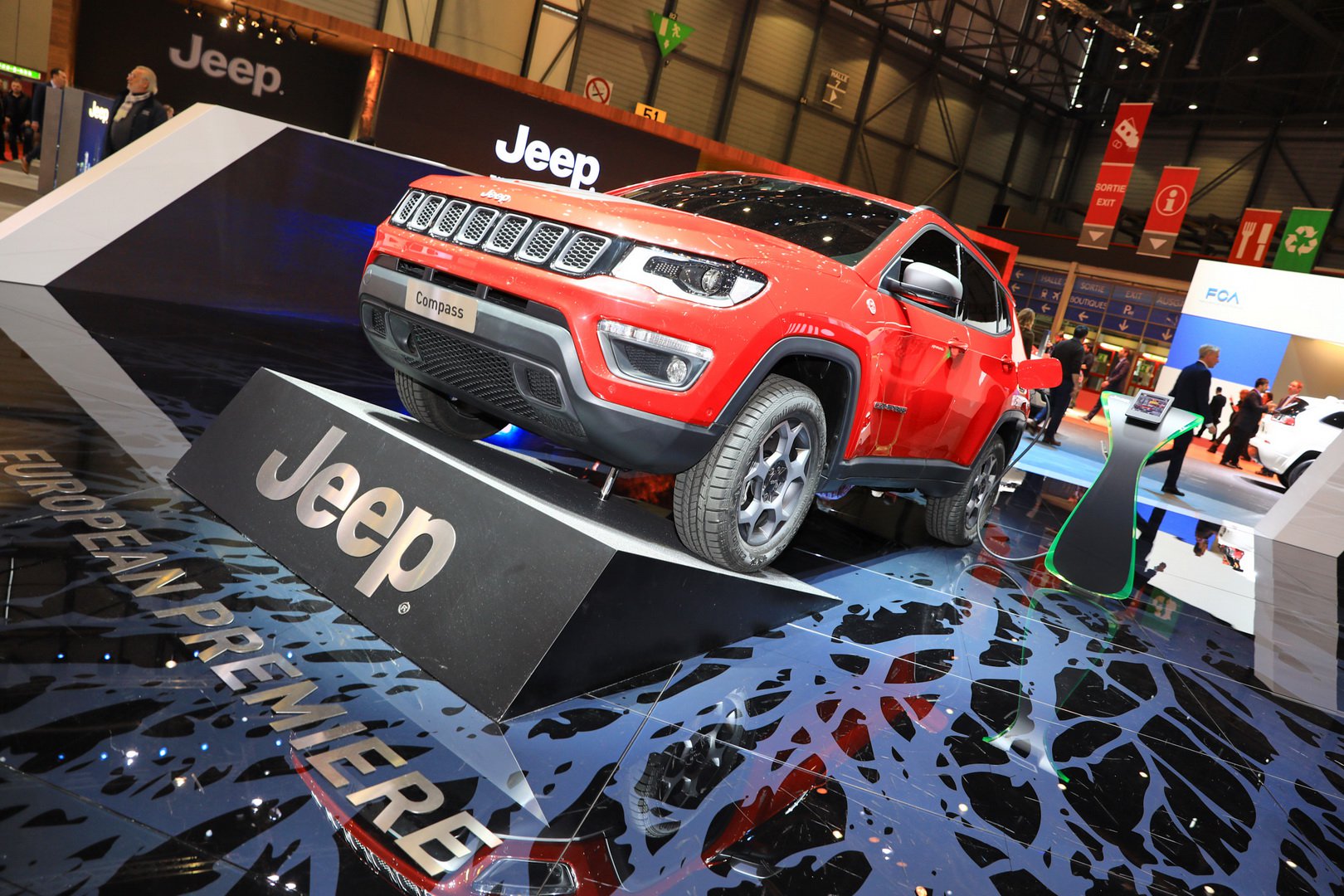 Yeni Jeep Renegade ve Compass Plug-in Hibrit Versiyonlar resim galerisi
