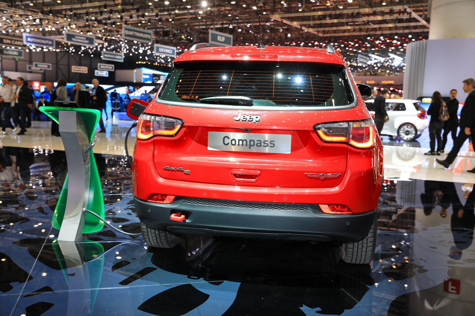 Yeni Jeep Renegade ve Compass Plug-in Hibrit Versiyonlar resim galerisi