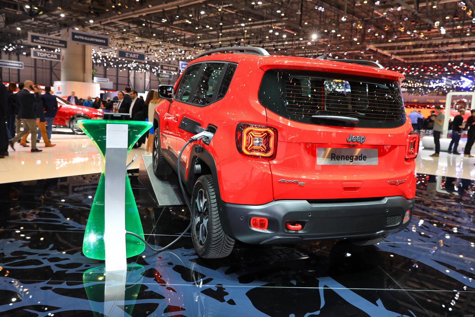 Yeni Jeep Renegade ve Compass Plug-in Hibrit Versiyonlar resim galerisi